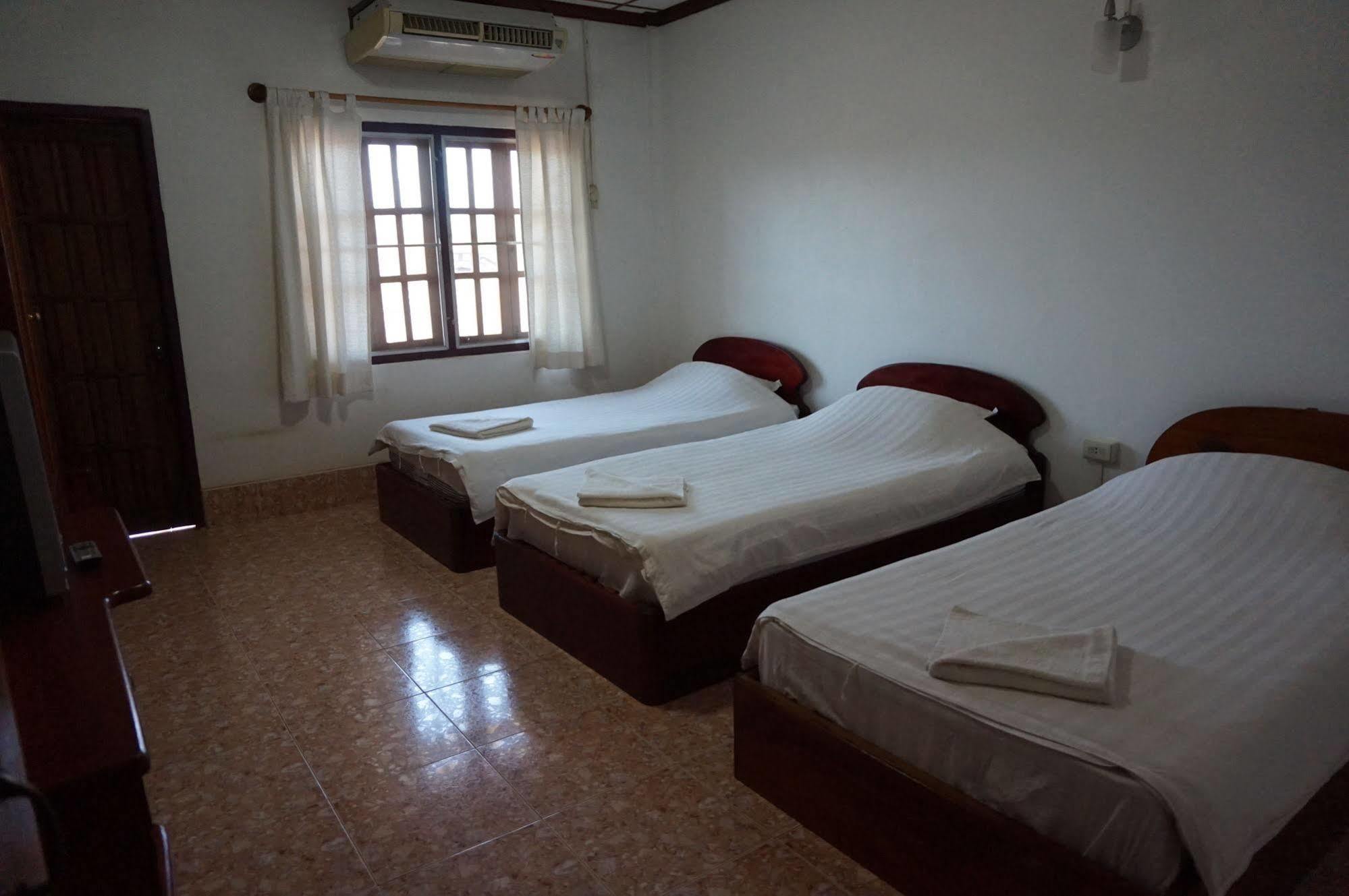 Phaythavone Hotel Pakse Dış mekan fotoğraf