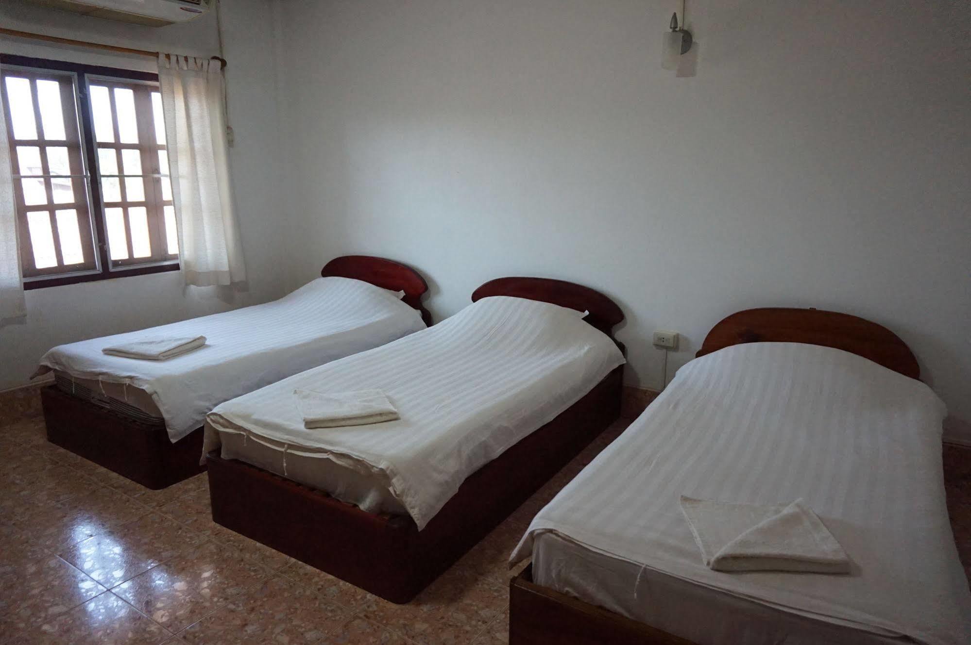 Phaythavone Hotel Pakse Dış mekan fotoğraf