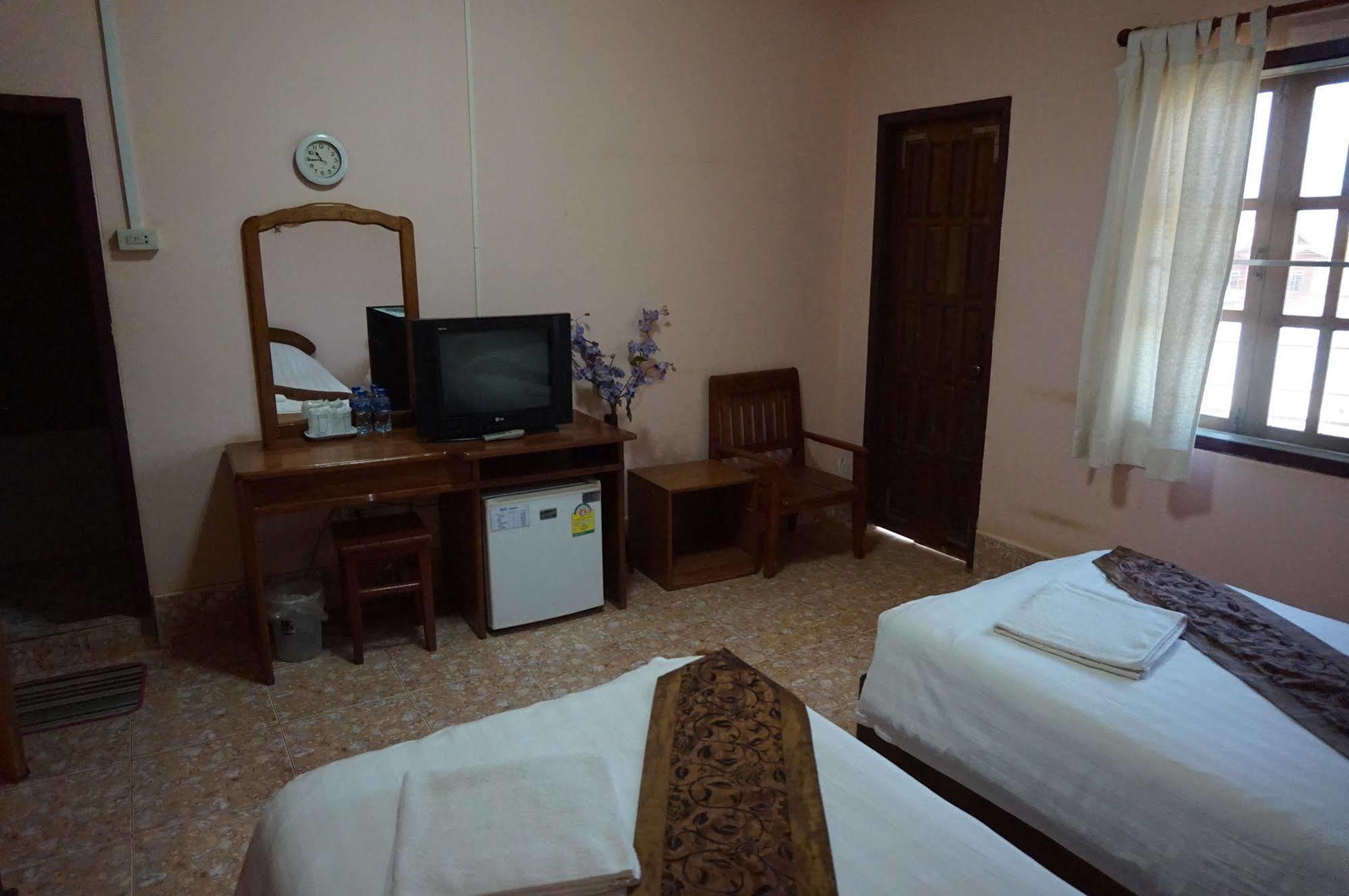 Phaythavone Hotel Pakse Dış mekan fotoğraf