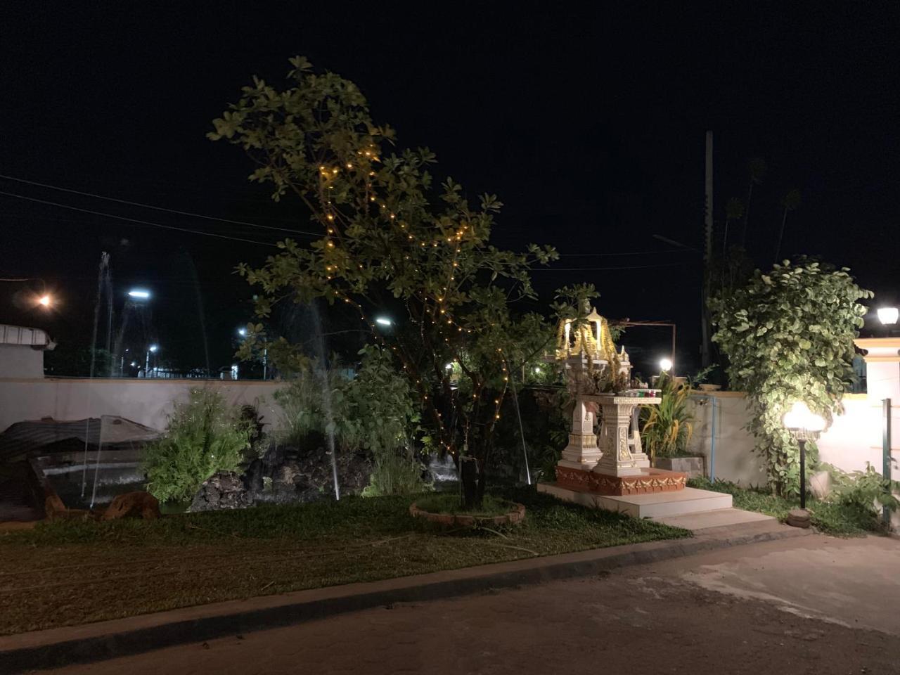 Phaythavone Hotel Pakse Dış mekan fotoğraf